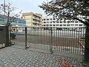横浜市立鶴見小学校まで1000m