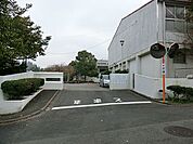 横浜市立今宿南小学校まで557m