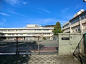 横浜市立城郷小学校まで1102m