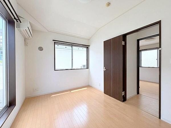 洋室を拡大表示