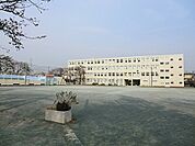 横浜市立葛野小学校まで550m