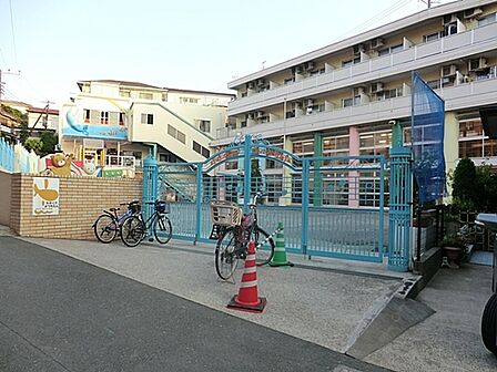 若草幼稚園まで940m