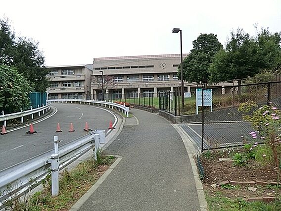 横浜市立中山中...