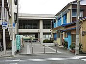 横浜市立平沼小学校まで836m