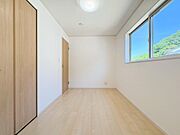 納戸(S)5帖！一つのお部屋としてお使いいただけます。お子様部屋やリモートワーク部屋としてお使いいただけます。