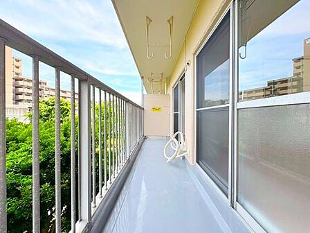 眺望がよく、陽当たり良好のバルコニー。