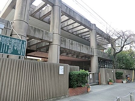 横浜市立日枝小学校まで400m