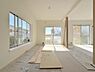 洋室：洋室6帖！リビングに繋がるお部屋でリビングと合わせて広くご使用できます。※リフォーム途中です。