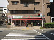 ローソンストア100横浜吉野町店まで709m