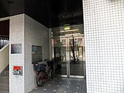 マンション共用エントランスです。