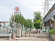 横浜市立六角橋中学校まで950m
