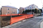 道路から敷地内まで高低差がほとんどないため、バリアフリーなアプローチが作りやすく、将来にわたって長く住みやすい形状です。