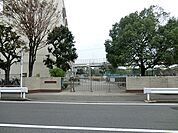 横浜市立本牧南小学校まで700m