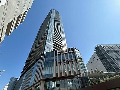 外観:横浜駅直結徒歩3分のタワーレジデンス~住宅・商業施設・ホテル等が併設された大規模複合再開発マンションです。大切なペットと一緒に暮らせます(細則有)。 外観:横浜駅直結徒歩3分のタワーレジデンス~住宅・商業施設・ホテル等が併設された大規模複合再開発マンションです。大切なペットと一緒に暮らせます(細則有)。