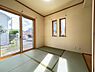 和室：1階5.1帖和室～客間としてはもちろん、小さなお子様のお昼寝スペースや、ゴロンと横になってくつろぐリラックスタイムにぴったりの温かみのある和室です。