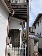 外観・玄関前です【安朱馬場ノ西町】担当：佐々木