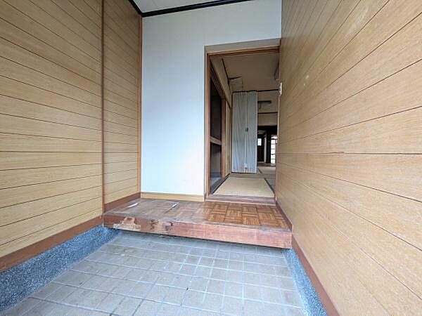 玄関を拡大表示
