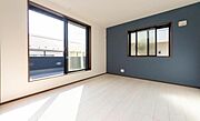 「陽の恵み」　爽やかな陽ざしを感じられる日当たりの良い洋室早起き爽やか、元気な一日に大切な陽の恵み
