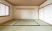 「癒しの畳空間」何故か、ホッとする空間、和室は欲しいと感じる方は多いはずです。お客様のおもてなし等、お布団の収納など収納に長けているのも和室の特徴です。
