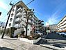 その他：敷地外からの出入り口が2ヶ所あり、それぞれの入口近くにはエレベーターが設置された、動線を考えられた建物のつくりとなっております。