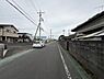 その他：前面道路が広く車の出入りがしやすい環境です。周辺は落ち着いた住宅街で交通量も適度です。舗装もしっかり整備されているので安心して利用できます。敷地へのアクセスがスムーズです。