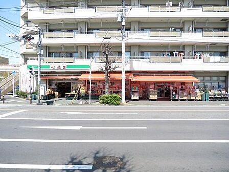 スーパー心屋まで683m、最寄りの安売りスーパーです。