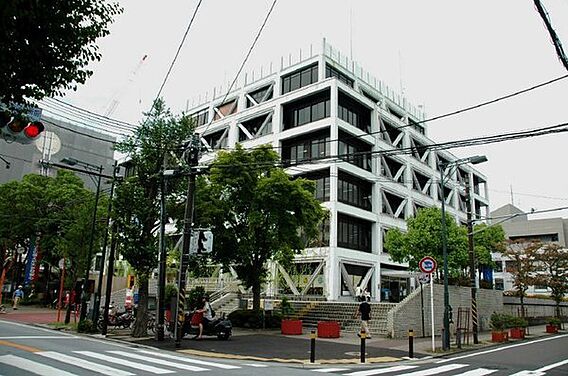 保土ケ谷区役所...