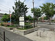 子母口旭田公園まで661m、動物のモチーフが付いたかわいい複合遊具には3つのすべり台が付いており、小さい子から遊ぶことができそうです。