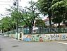 周辺：西三田幼稚園まで1308m、幼児期に必要なのは知識よりも体験をし、身体で学ぶことです。多くの同年齢の子と触れ合い遊ぶことが何よりも大切です。