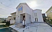 《外観》　■機能性とデザイン性を兼ねそろえた理想の住まい。美しい外観やくつろぎの室内空間にふさわしい素材・形・色彩、上質感に満ちております。