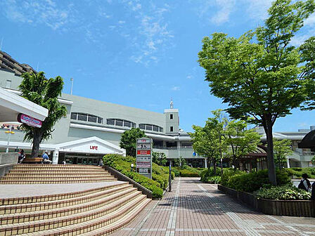 そうてつローゼン緑園都市店まで740m、新鮮な食料品が揃います。相鉄ポイントカードは、ポイントが貯まるとお買い物に使えます。