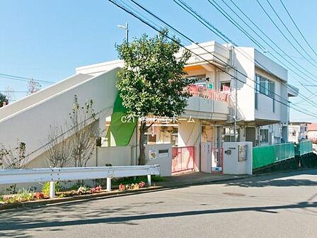 柏保育園まで961m、外遊びが多く、存分に外で遊ばせてくれます。朝の登園後も基本的に外遊び、午後もお昼寝・おやつの後はくらくなるまで外遊び