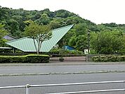 横浜市立金沢動物園まで779m、緑豊かな金沢自然公園内にあり、世界の草食動物を中心に約50種の動物を収集し、展示しています。