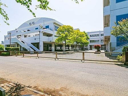 横浜市立鶴見小学校まで682m