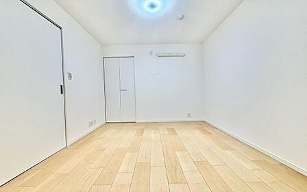 《洋室》 ■明るくスタイリッシュな空間になっています。