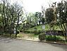周辺：南生田公園まで504m、ども向け遊具とスポーツ施設がある公園です。遊具は滑り台、ブランコ、スプリング遊具、お砂場などがあります。