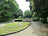 周辺：竹山中公園まで1156m、竹山中公園は、起伏のある公園で緩やかな傾斜を利用した散策路や玉石を素足で歩いて足つぼを刺激する健康歩道があります。