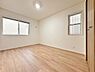 洋室：収納力がしっかりあり、明るいお部屋です。