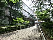 川崎市立西生田中学校まで695m