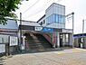 周辺：小田急江ノ島線「桜ヶ丘」駅まで921m、駅名にちなんで、駅構内の柱や壁の多くが桜色に彩色されています。駅周辺はスーパー・総合病院等があり便利です。