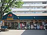 周辺：Ａコープ善行店まで439m、善行団地内にあるスーパー。夜20時まで営業しています。