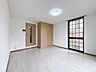 室内：白を基調とした明るいお部屋です