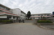 成田市立本城小学校まで598m