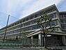 周辺：向島秀蓮小中学校まで597m、向島南小学校・向島二の丸小学校・二の丸北小学校の3小学校を統合し，向島中学校と合わせて，施設一体型小中一貫教育校
