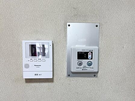 【設備】セキュリティ面であると嬉しいTVモニター付インターホンがございます。