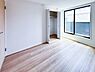 室内：～Private room～  1日の疲れを癒し、心地よく寛げるようゆったりとした広さを確保しています。