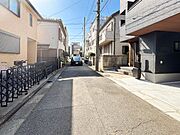 道路と高低差のない立地は生活しやすく魅力的ですね。