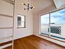 室内：【Private room】  居室となる空間には毎日しっかりと光が差し込みます。勉強にお仕事にリラックスに充実した自分の時間をお過ごし下さい。