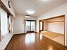リビング/ダイニング：～Living Dining～  ご見学予約は。フリーダイヤル【0800-808-2023】までお気軽に問い合わせ下さい。