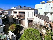 ～Exterior～  爽やかな青空の下に贅沢なほどに降り注ぐ陽光、豊かな居住性と、クオリティが見事に調和した住空間は、住まうことの喜びを感じさせてくれます。